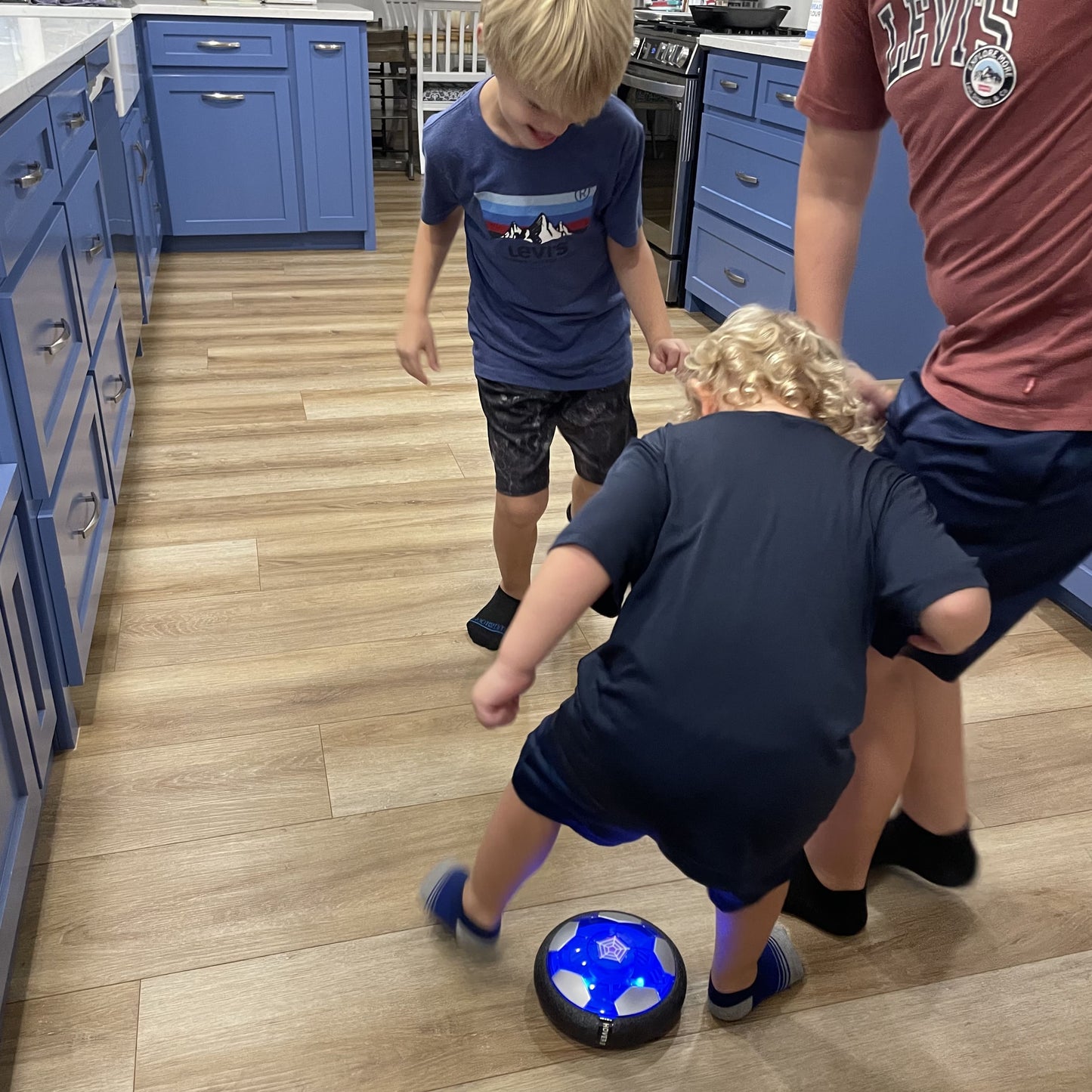 KiddoBall™ | LED Schwebefussball mit Licht