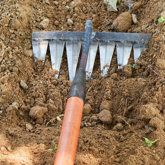 GardenRake - Der robuste Unkrautstecher aus Eisen